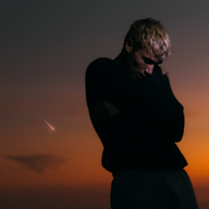 ดาวน์โหลดและฟังเพลง good for her พร้อมเนื้อเพลงจาก Jeremy Zucker