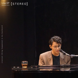 ดาวน์โหลดและฟังเพลง 925 (Live Stereo Session) พร้อมเนื้อเพลงจาก Ardhito Pramono
