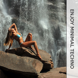 Listen to I'll Be Right Back song with lyrics from Oldskool