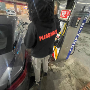 收聽Liky的2 People (feat. Sleezee) (Explicit)歌詞歌曲