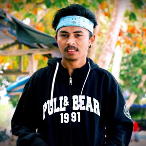 Listen to Macarena Kasih Ena song with lyrics from DJ Qhelfin