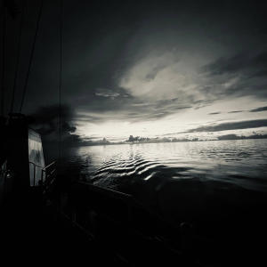 ดาวน์โหลดและฟังเพลง Big Brat (Explicit) พร้อมเนื้อเพลงจาก Lil Quez