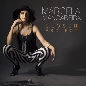 收聽Marcela Mangabeira的This Masquerade歌詞歌曲