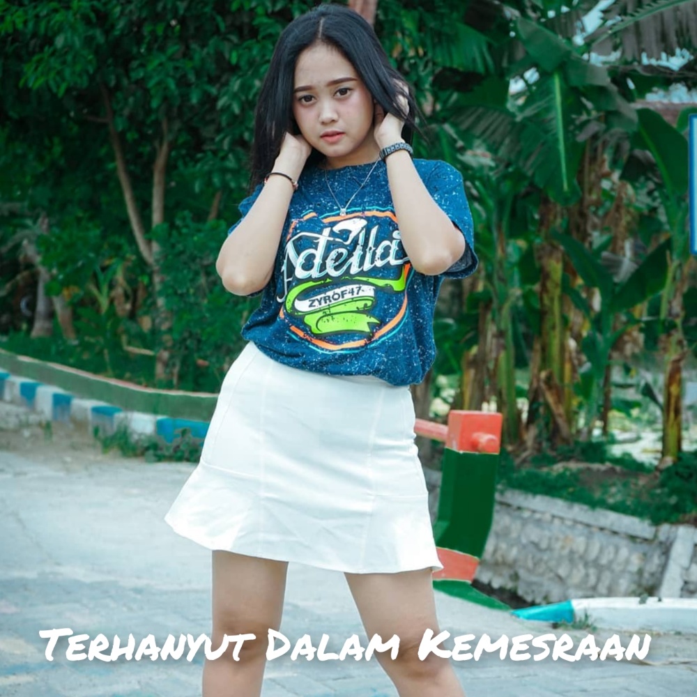 Terhanyut Dalam Kemesraan