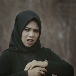Listen to Ratu Tangis (Pedas Wow Tv9) song with lyrics from Sulis