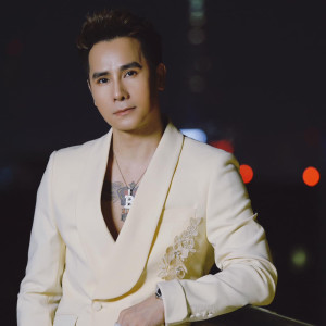 Listen to Người Từng Thương (Houselak) song with lyrics from Chu Bin