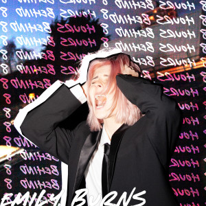 Emily Burns的專輯8 Hours Behind