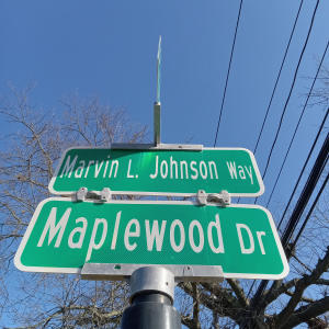 收聽Maplewood musik presents的Problem (feat. Shotty & Tony blount) (Explicit)歌詞歌曲