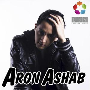 收聽Aron Ashab的Kasih Terindah歌詞歌曲