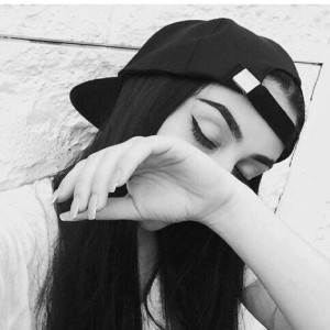 收听SLAP HOUSE MAFIA的Carolina Carol Bela歌词歌曲