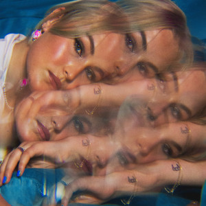 收聽Mikaela Stenmo的Busy with Somebody歌詞歌曲