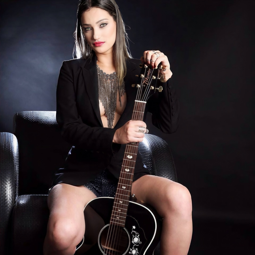 Elly Bernardes