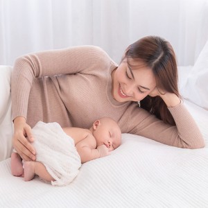 ดาวน์โหลดและฟังเพลง เสียงสีขาวสำหรับเด็ก พร้อมเนื้อเพลงจาก Medité