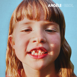 收聽Angèle的Flou歌詞歌曲