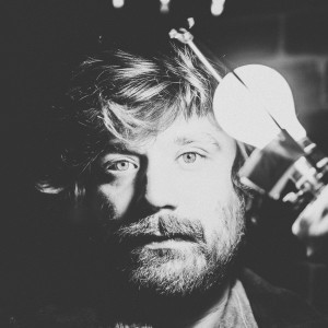 收聽Eamon McGrath的Guts歌詞歌曲