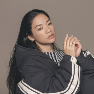 收聽Awich的Present歌詞歌曲