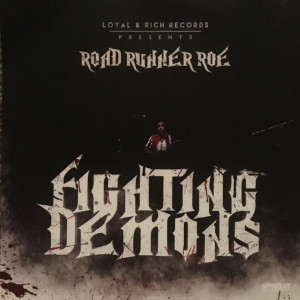 Dengarkan Fighting Demons (Explicit) lagu dari RoadRunnerRoe dengan lirik
