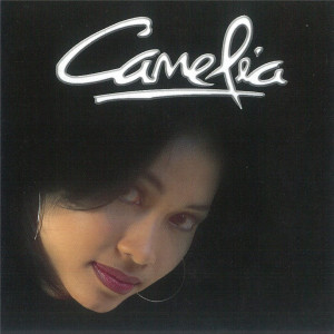 ดาวน์โหลดและฟังเพลง Kau Teristimewa พร้อมเนื้อเพลงจาก Camelia