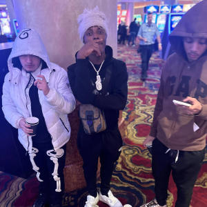 Sheluvjhayy的專輯2 easy (Explicit)