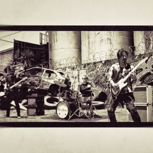 ดาวน์โหลดและฟังเพลง Riot พร้อมเนื้อเพลงจาก Richie Kotzen