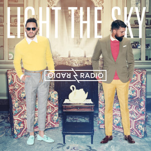 ดาวน์โหลดและฟังเพลง Sweater Weather พร้อมเนื้อเพลงจาก Radio Radio