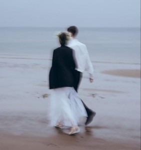 Listen to 空白格（我想你是爱我的） song with lyrics from Shake9.