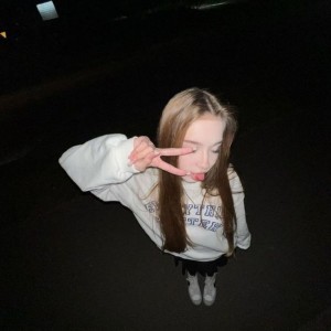 Dengarkan lagu After Dark x Sweater Weather nyanyian XrYa dengan lirik