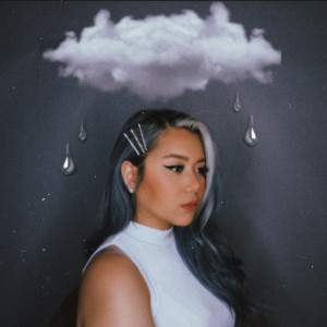 Dengarkan Cloudy lagu dari Antonette dengan lirik