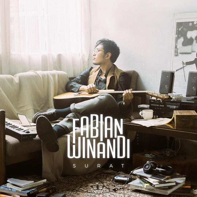 Dengarkan Langit lagu dari Fabian Winandi dengan lirik