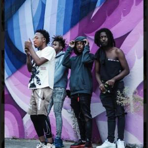 ดาวน์โหลดและฟังเพลง Ain't Friendly (Explicit) พร้อมเนื้อเพลงจาก LuhAjaee