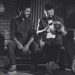 Listen to En Tus Manos, Pt. 1 song with lyrics from Facu & Martin