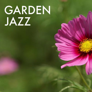 ดาวน์โหลดและฟังเพลง Moonglow พร้อมเนื้อเพลงจาก Benny Goodman