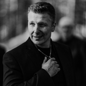 收聽Janne Tulkki的Kerran eksynyt歌詞歌曲