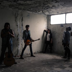 ดาวน์โหลดและฟังเพลง Eternal พร้อมเนื้อเพลงจาก Retorika Band