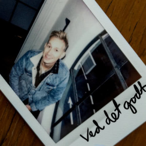 ดาวน์โหลดและฟังเพลง Ved Det Godt พร้อมเนื้อเพลงจาก NOAH (Denmark)