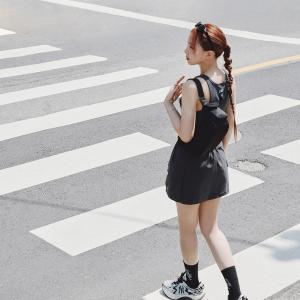 ดาวน์โหลดและฟังเพลง world moves slow (Explicit) พร้อมเนื้อเพลงจาก luvswan