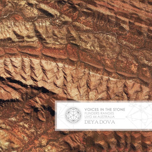 收聽Deya Dova的Voices in the Stone歌詞歌曲