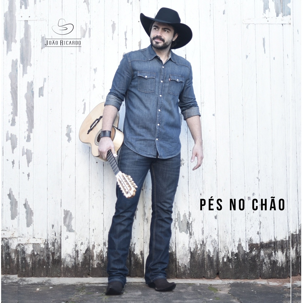 PÉS NO CHÃO