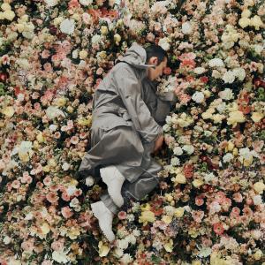 Dengarkan lagu Flower (Feat. Jay Park, Woo, GIRIBOY) nyanyian 코드쿤스트 dengan lirik