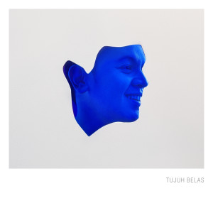 收聽Tulus的Tujuh Belas歌詞歌曲