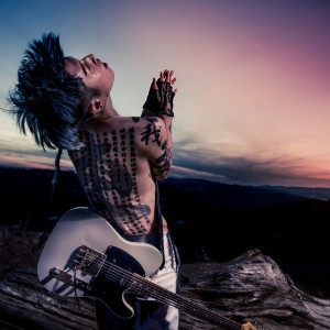 ดาวน์โหลดและฟังเพลง Long Nights (World Mix) พร้อมเนื้อเพลงจาก Miyavi