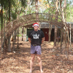 David Garnham and the Reasons to Live的專輯Merry Xmas (To The Losers) (feat. The Choir of Man)