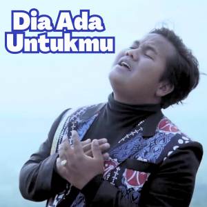 收聽Manganju Simamora的Dia Ada Untukmu歌詞歌曲