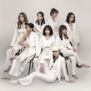 Dengarkan lagu ปลดปล่อย nyanyian ซุปเปอร์สตรี dengan lirik