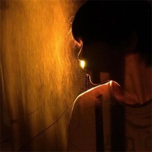 收听林伊柔的Love Me歌词歌曲