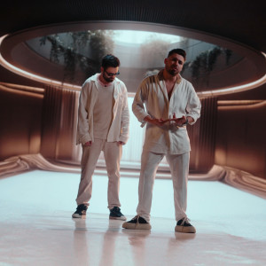 Listen to Anonimi song with lyrics from Luis Gabriel