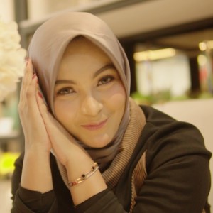 收聽Nurul Munira的Kesunyian歌詞歌曲