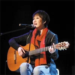 Dengarkan 你是我心中的崇拜 lagu dari Cheng Fangyuan dengan lirik