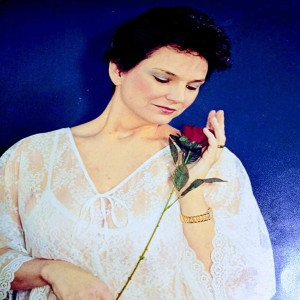 ดาวน์โหลดและฟังเพลง Goodbye Betty Rose พร้อมเนื้อเพลงจาก Olan Teal
