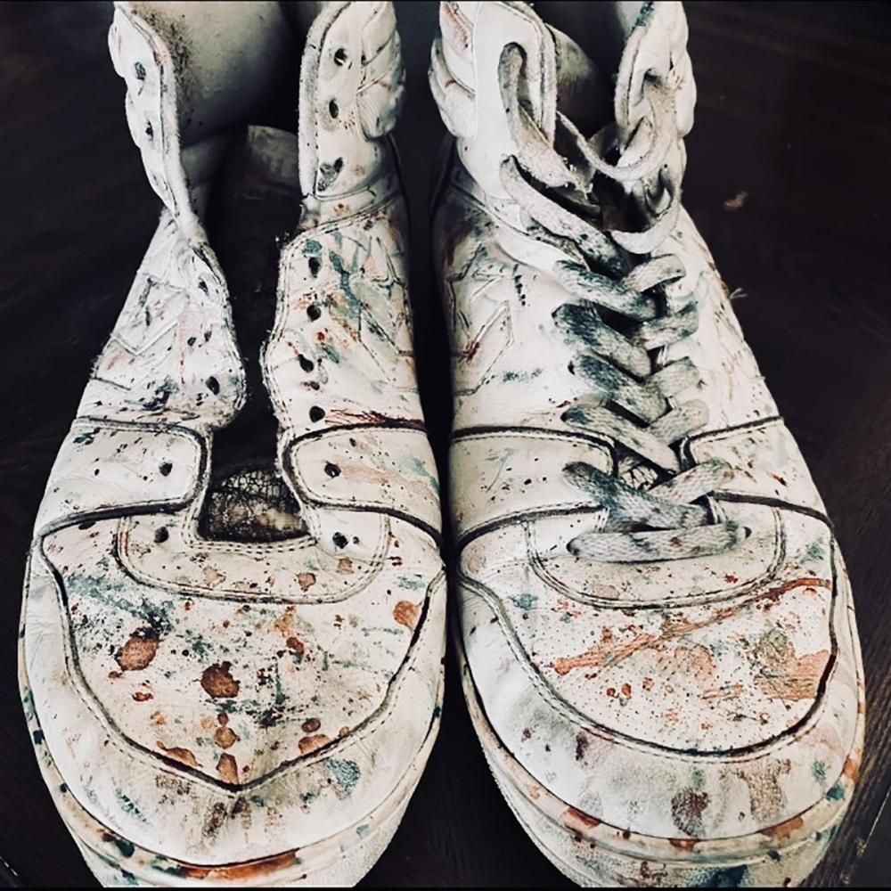 Bloody Shoes (feat. JamesTheKiller) (Explicit)